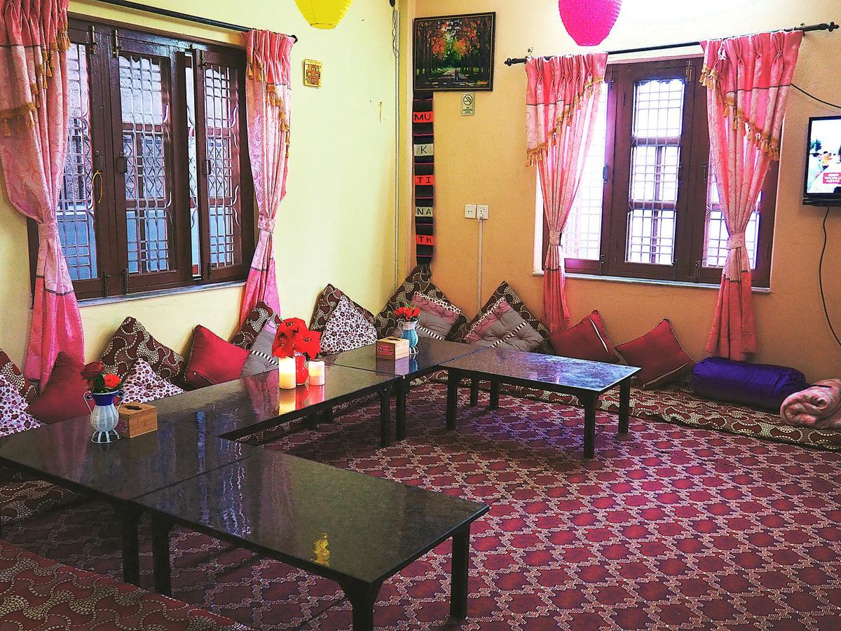 Aroma Tourist Hostel Pokhara Zewnętrze zdjęcie