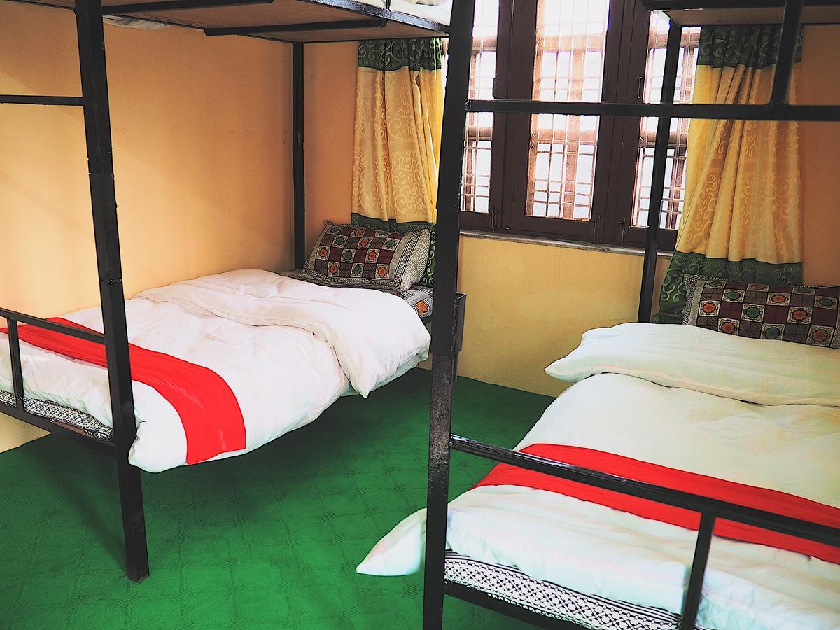 Aroma Tourist Hostel Pokhara Zewnętrze zdjęcie