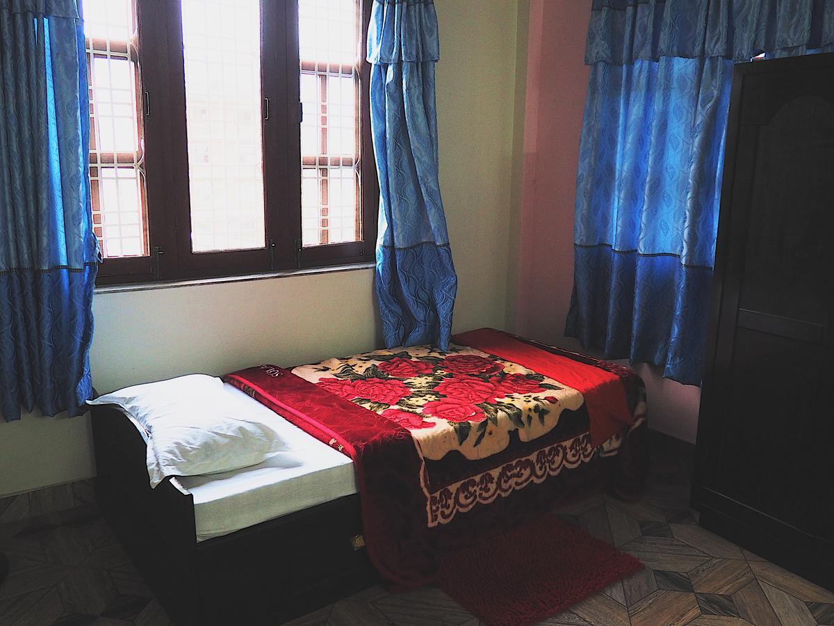Aroma Tourist Hostel Pokhara Zewnętrze zdjęcie