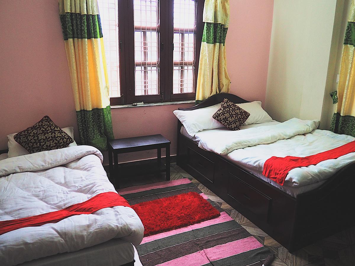 Aroma Tourist Hostel Pokhara Zewnętrze zdjęcie