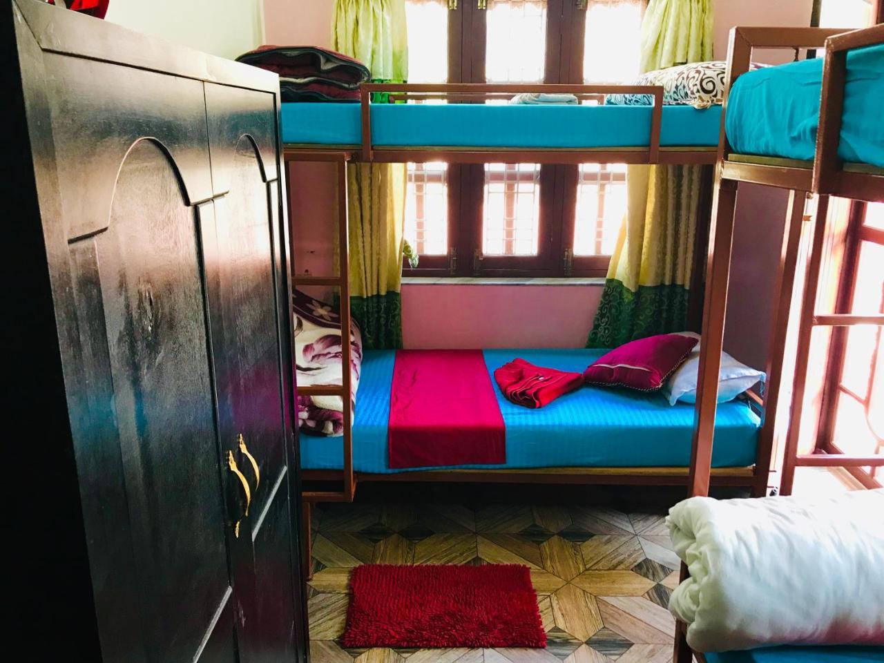 Aroma Tourist Hostel Pokhara Zewnętrze zdjęcie