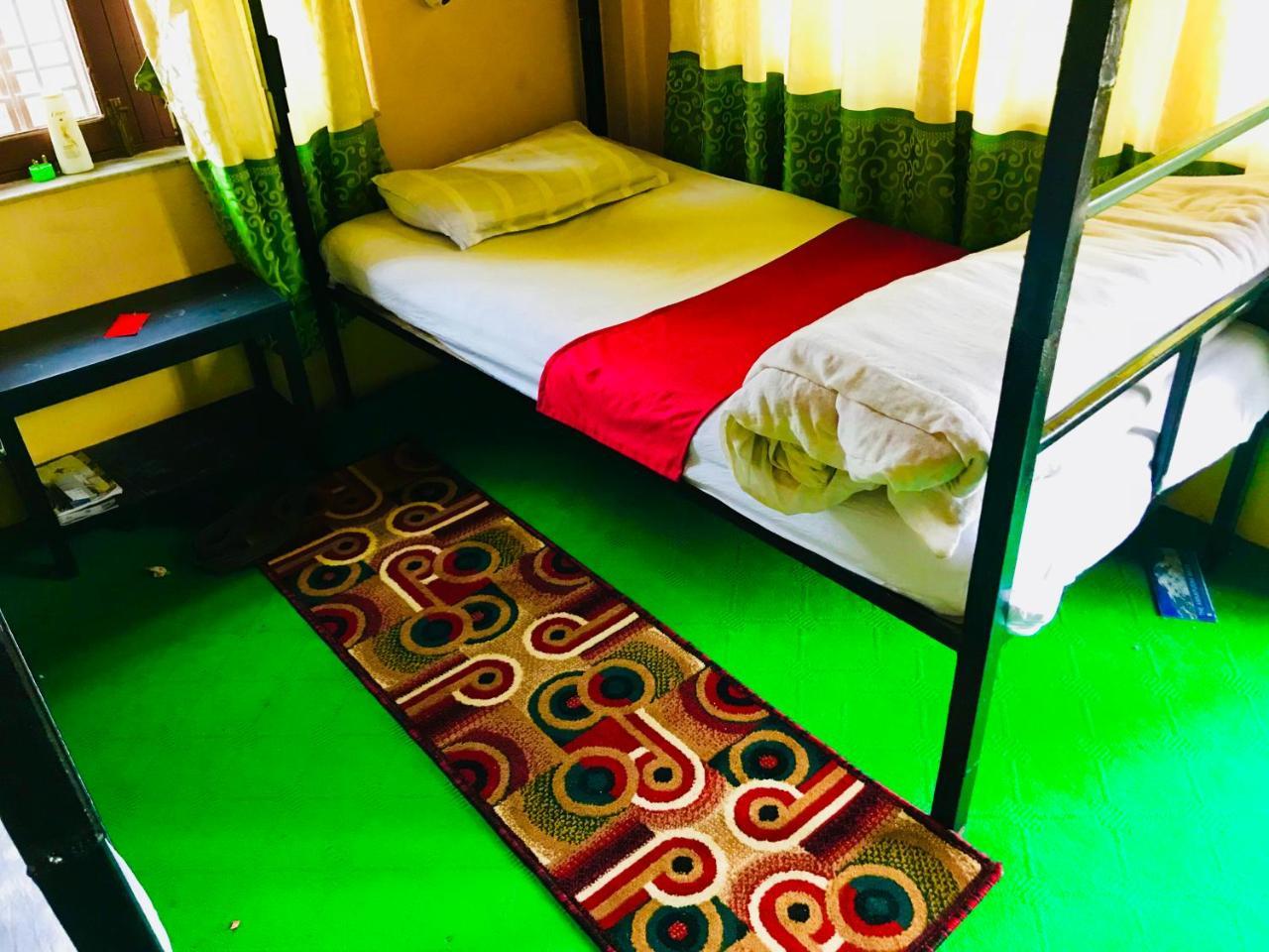 Aroma Tourist Hostel Pokhara Zewnętrze zdjęcie
