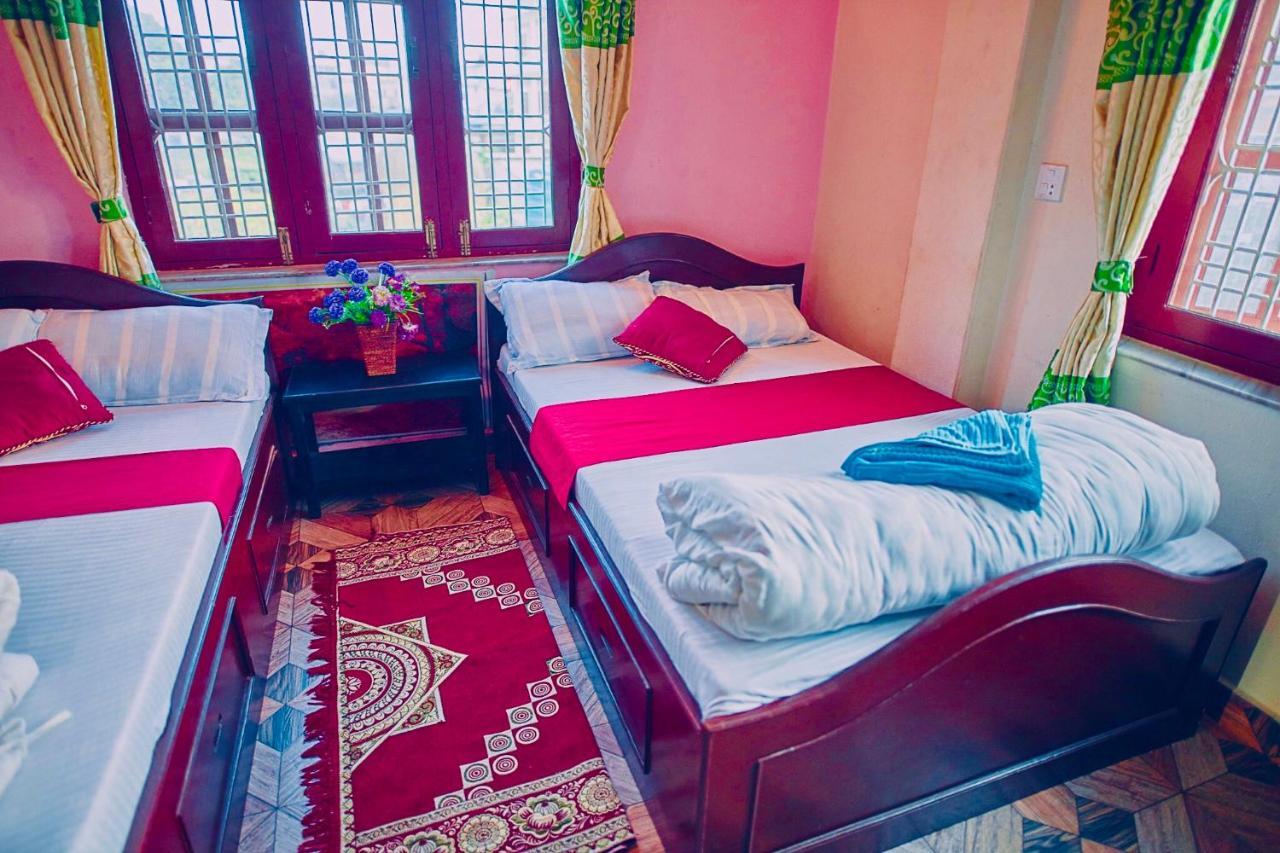 Aroma Tourist Hostel Pokhara Zewnętrze zdjęcie